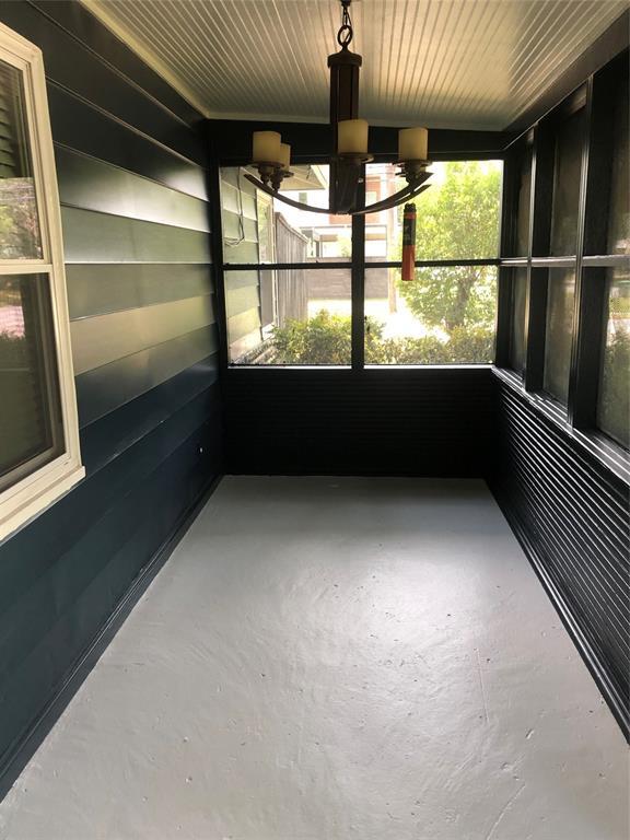 Foto del edificio - 1402 Chamboard Ln
