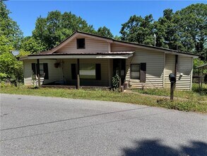 Building Photo - 201 Hunters Ct