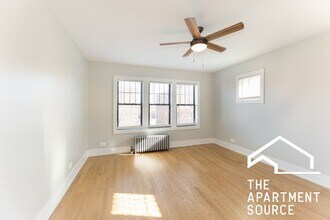 Building Photo - 2617 W Berwyn Ave