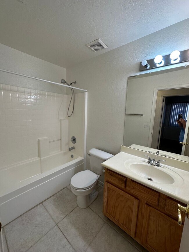 Foto del edificio - 3 BEDROOM IN GILBERT WITH PRIVATE POOL