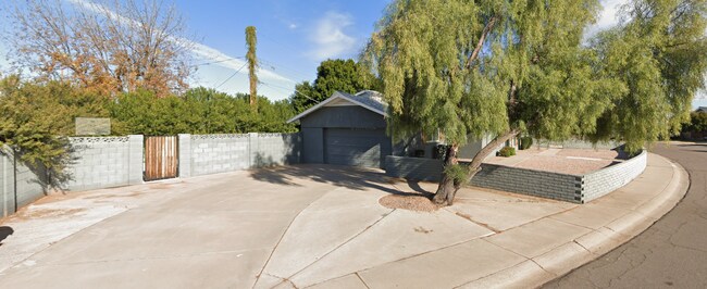 Building Photo - Spacious Tri-Level Home with Pool & Privat...