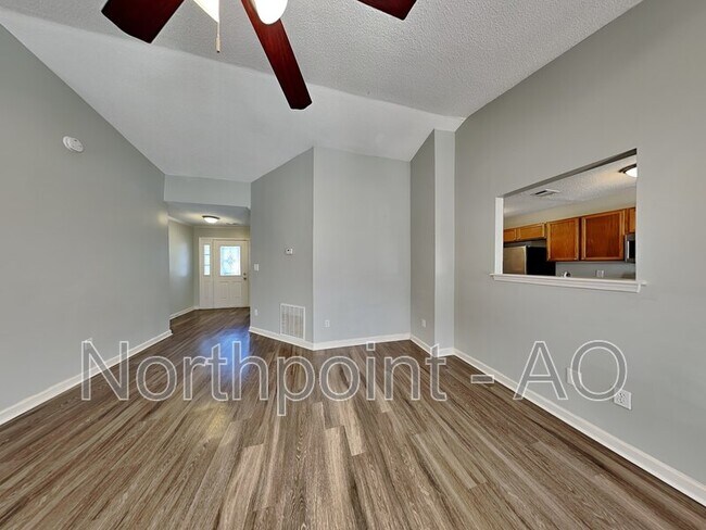 Building Photo - 118 Bugle Way