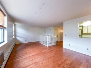 Building Photo - 233 W 121st St