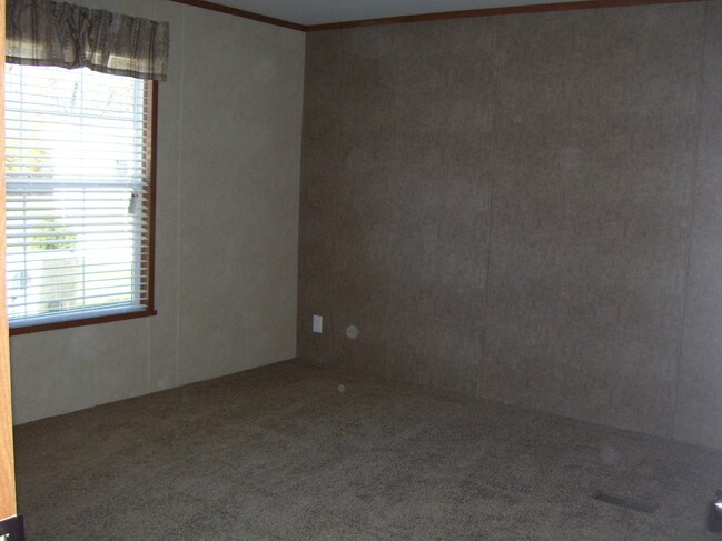 Building Photo - 6119 Skipton Dr SW