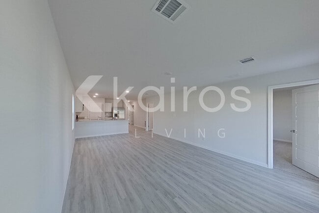 Foto del edificio - 14243 War Admiral Ave