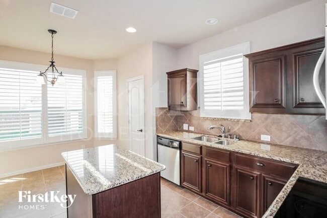 Building Photo - 1629 Signature Dr