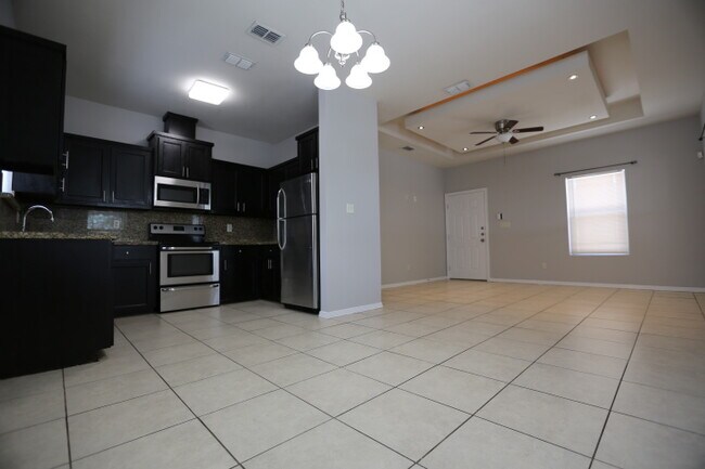 Foto del edificio - 4618 N Ebony St