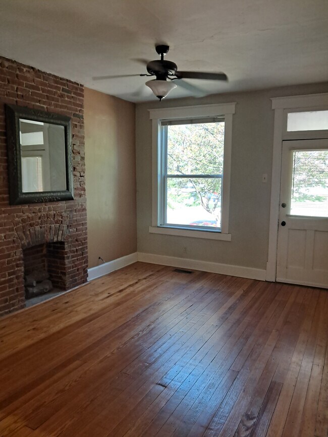 Building Photo - 3146 S Compton Ave