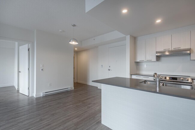 Building Photo - SE503