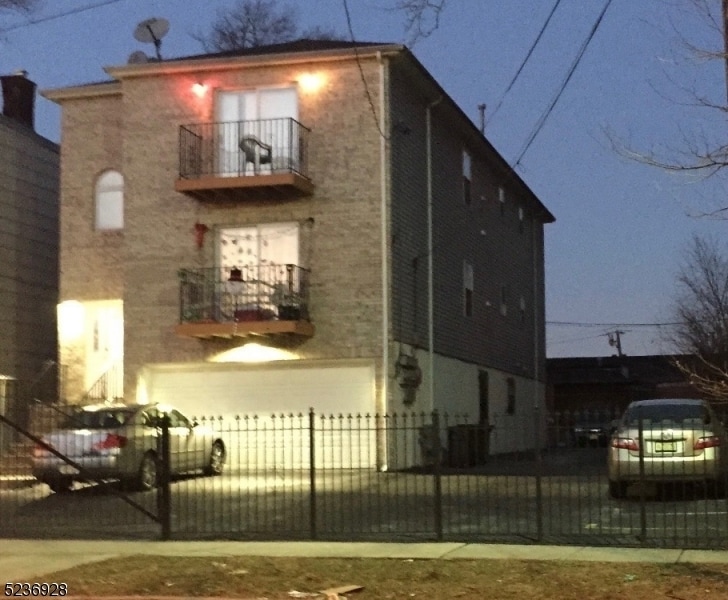 71 Montclair Ave, Newark, NJ 07104 Room for Rent in Newark, NJ
