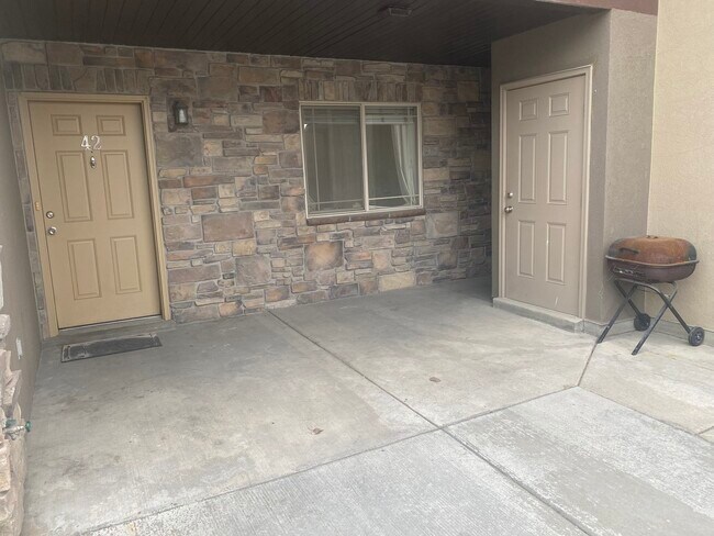 Building Photo - 946 West 630 South, Unit 42