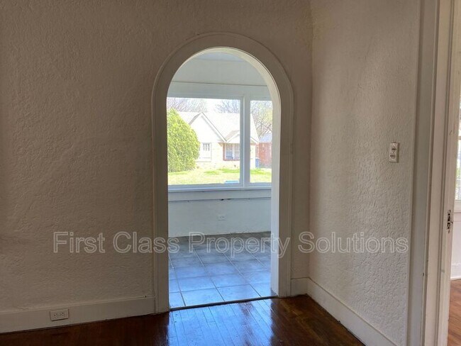 Photo - 1801 N Jordan Ave House