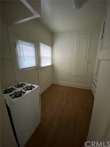 Building Photo - 942 2nd St