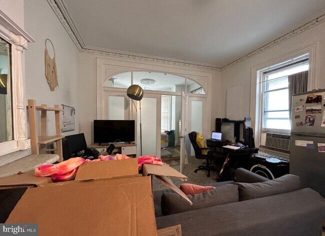 Foto del edificio - 2129 Spring Garden St