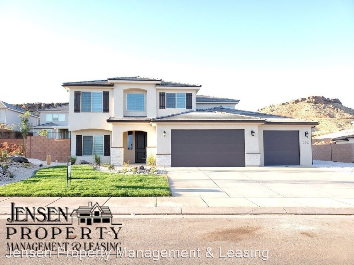 Primary Photo - 6 br, 3.5 bath House - 3358 East Livia Drive