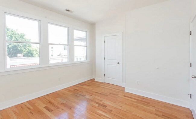 Photo - 1706 Fontain St Apartment