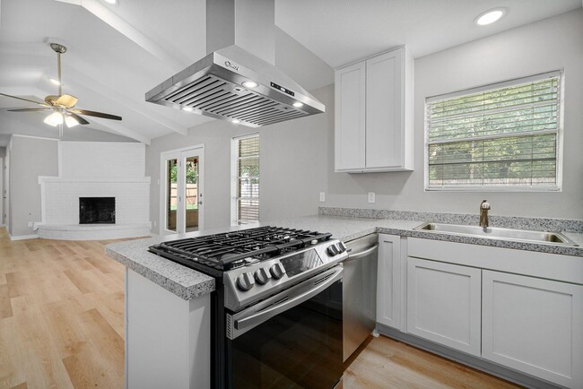 Building Photo - Beautifully Remodeled Home for Lease