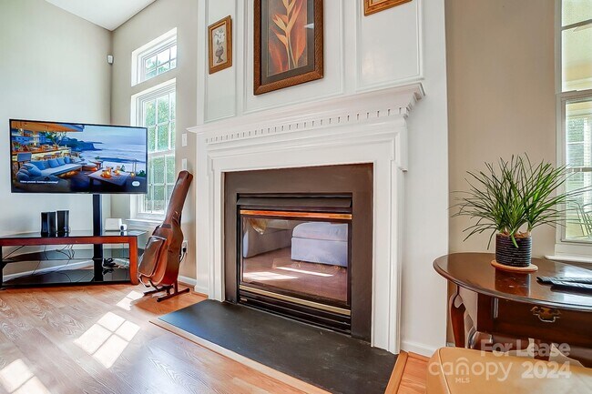 Foto del edificio - 107 Shephard Hill Dr