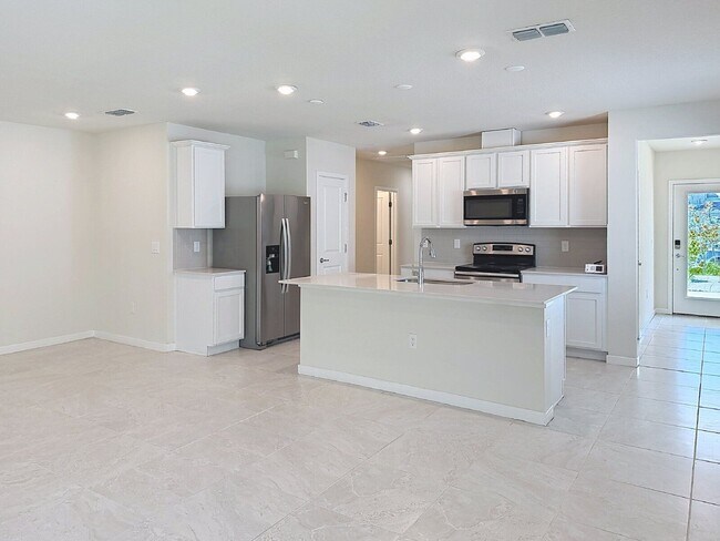 Foto del edificio - 5127 Royal Point Ave