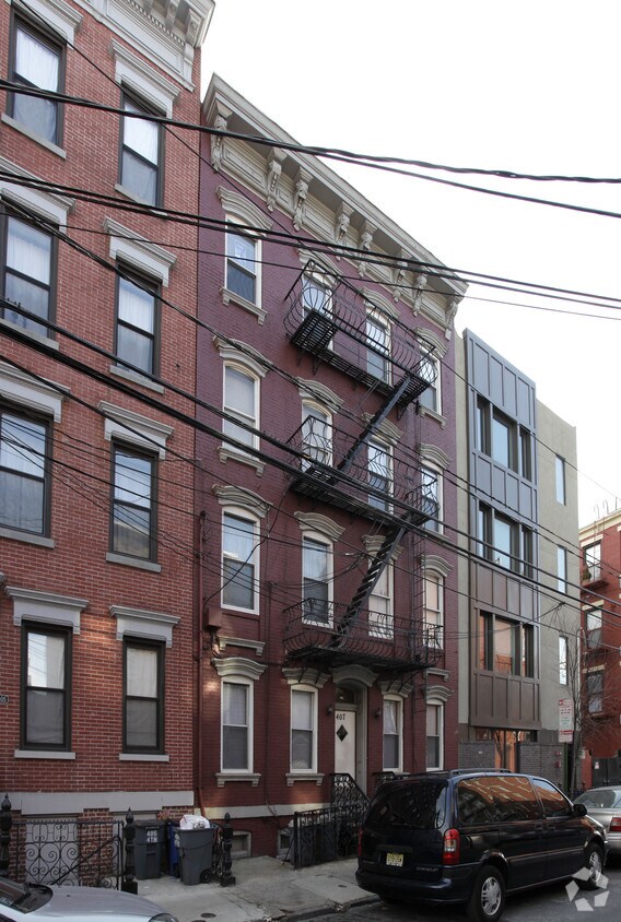 Building Photo - 407 4th St