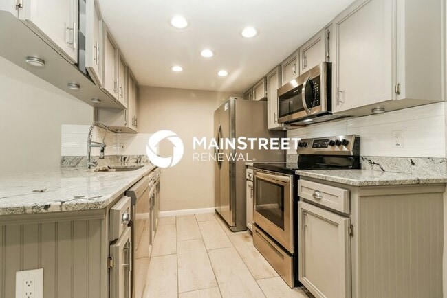 Building Photo - 4 Bedroom Pet-Friendly Home in Clearwater, FL with Main Street Renewal