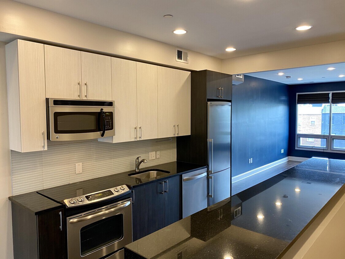 Foto principal - 1815 Benning Rd NE