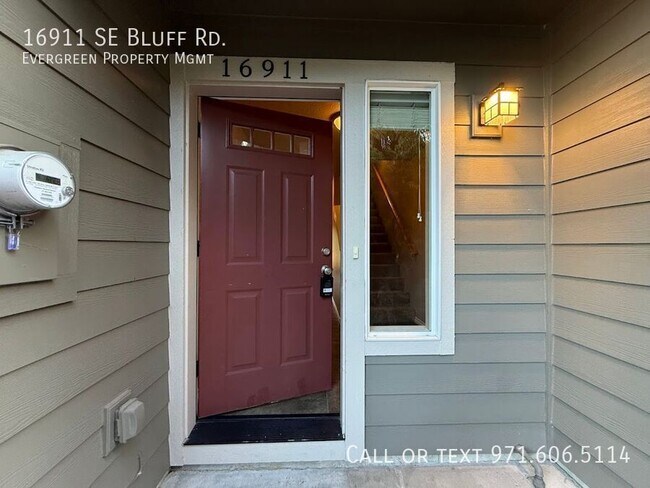 Foto del edificio - 16911 SE Bluff Rd