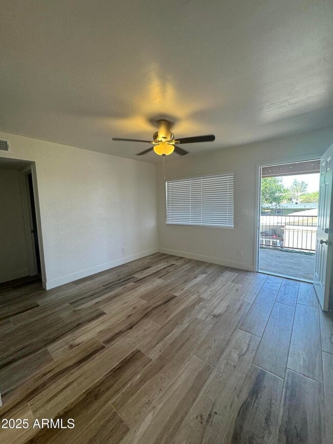 Building Photo - 738 W Pepper Pl