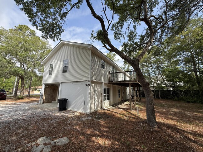 Building Photo - 72 Pisces Dr