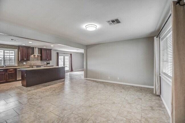 Foto del edificio - 21 E McKinley St