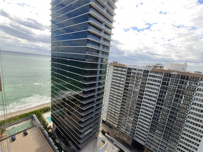 Foto del edificio - 1980 S Ocean Dr