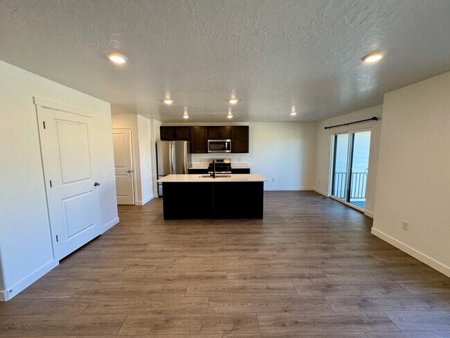 Building Photo - 4334 N Buckstone Wy