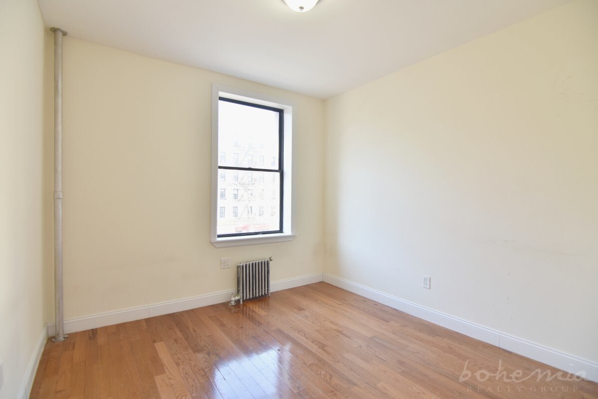 Foto del edificio - 3924 Broadway