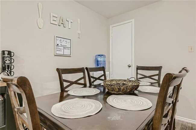 Building Photo - 2126 Redwing Way