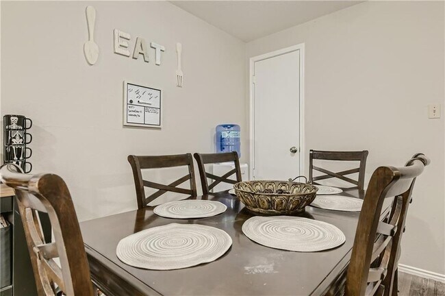 Foto del edificio - 2126 Redwing Way