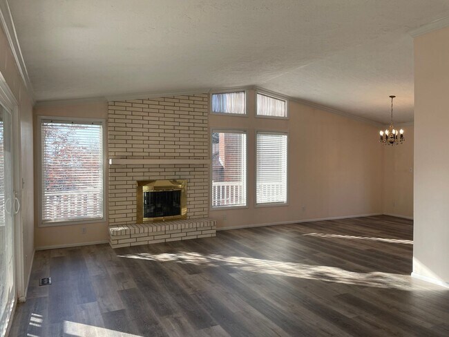 Foto del edificio - Spacious House on the Northeast Bench in Orem