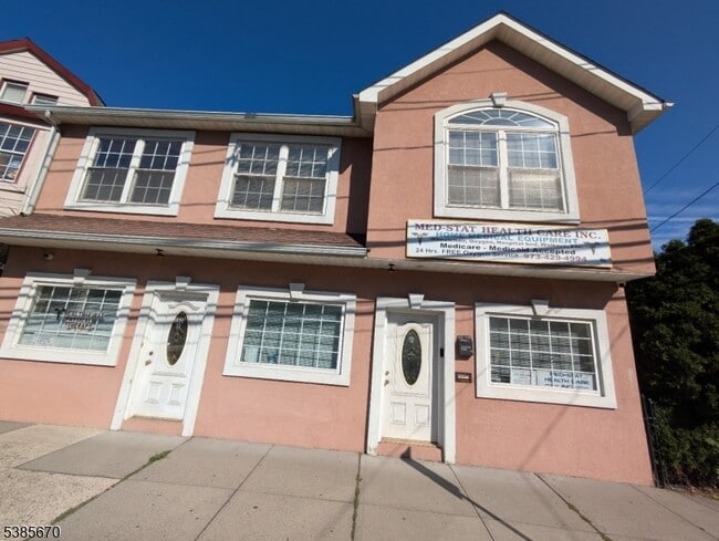 Building Photo - 150 Orange St