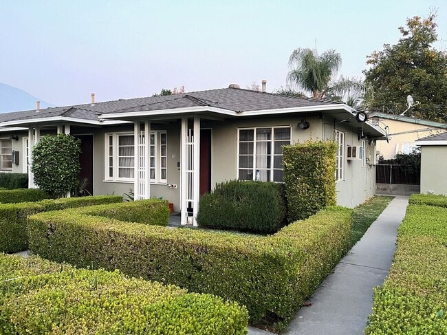 Building Photo - 346 W Lemon Ave