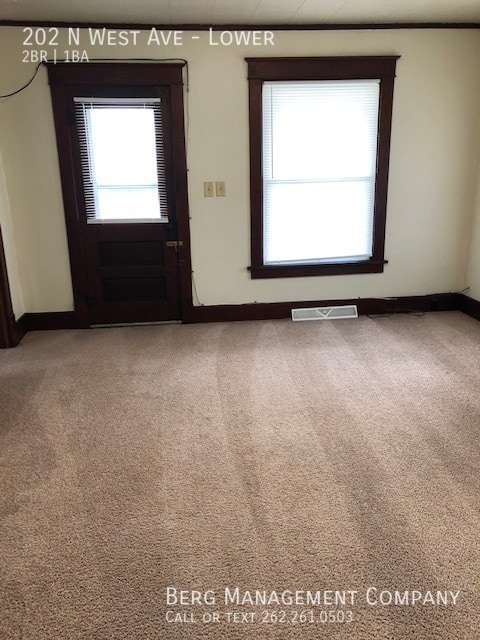 Building Photo - Two Bedroom One Bath Lower Duplex