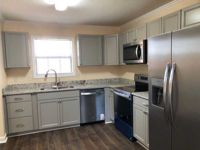 Foto del edificio - 2016 Iris Rd