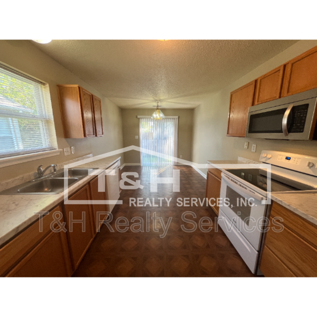 Foto del edificio - 665 Blue Meadow Dr