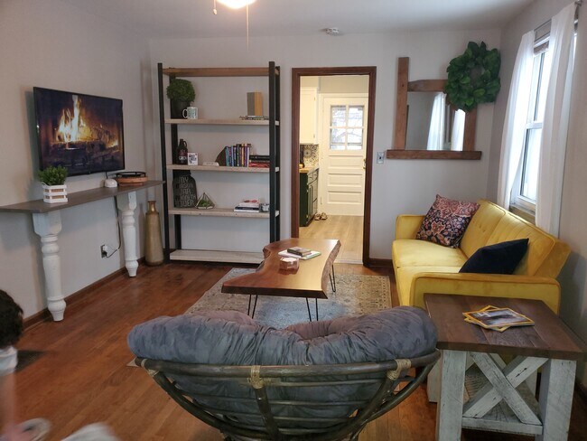 Foto del edificio - 273 W Lakeview Ave