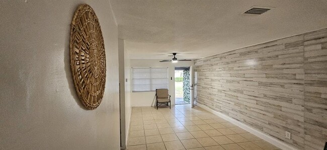 Building Photo - 334 Oleander Way