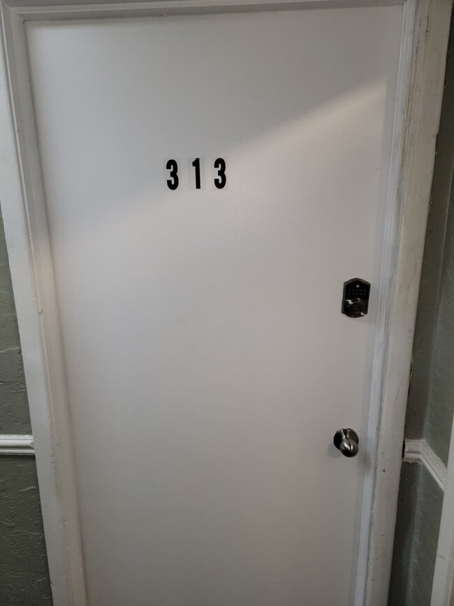 Building Photo - 13444 Euclid Ave