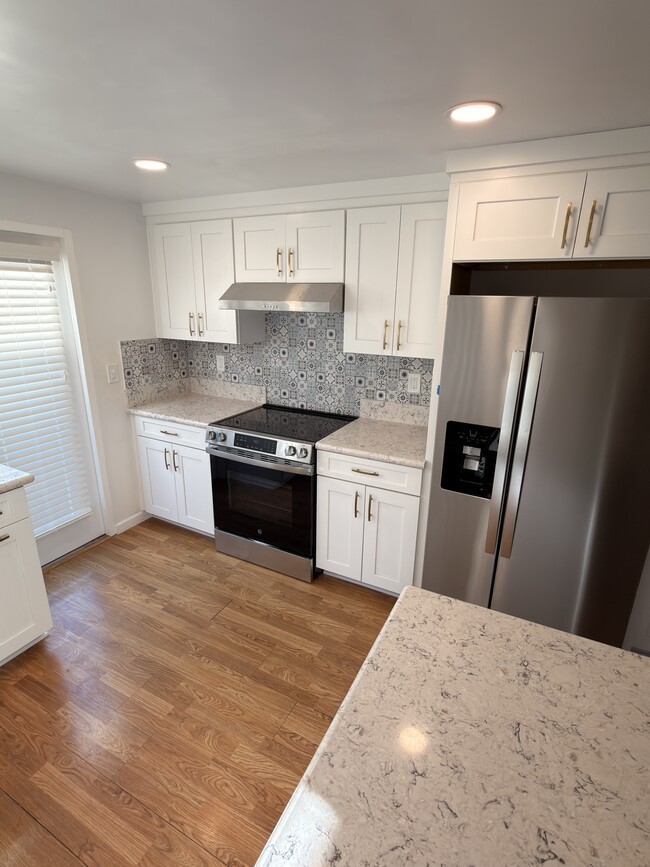 Building Photo - 4635 Cobb Dr