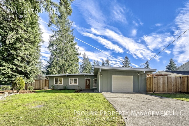 Foto del edificio - 644 164th Pl NE