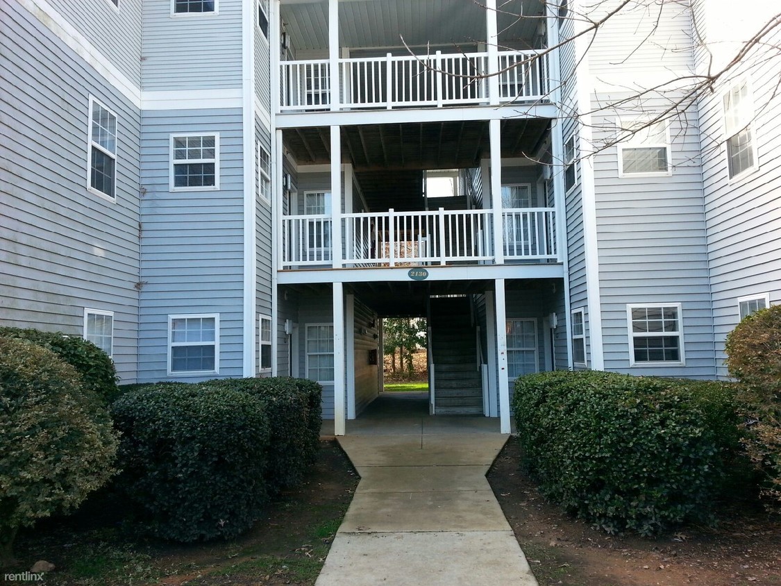 Foto principal - 4 br, 4 bath Condo - University Woods Univ...