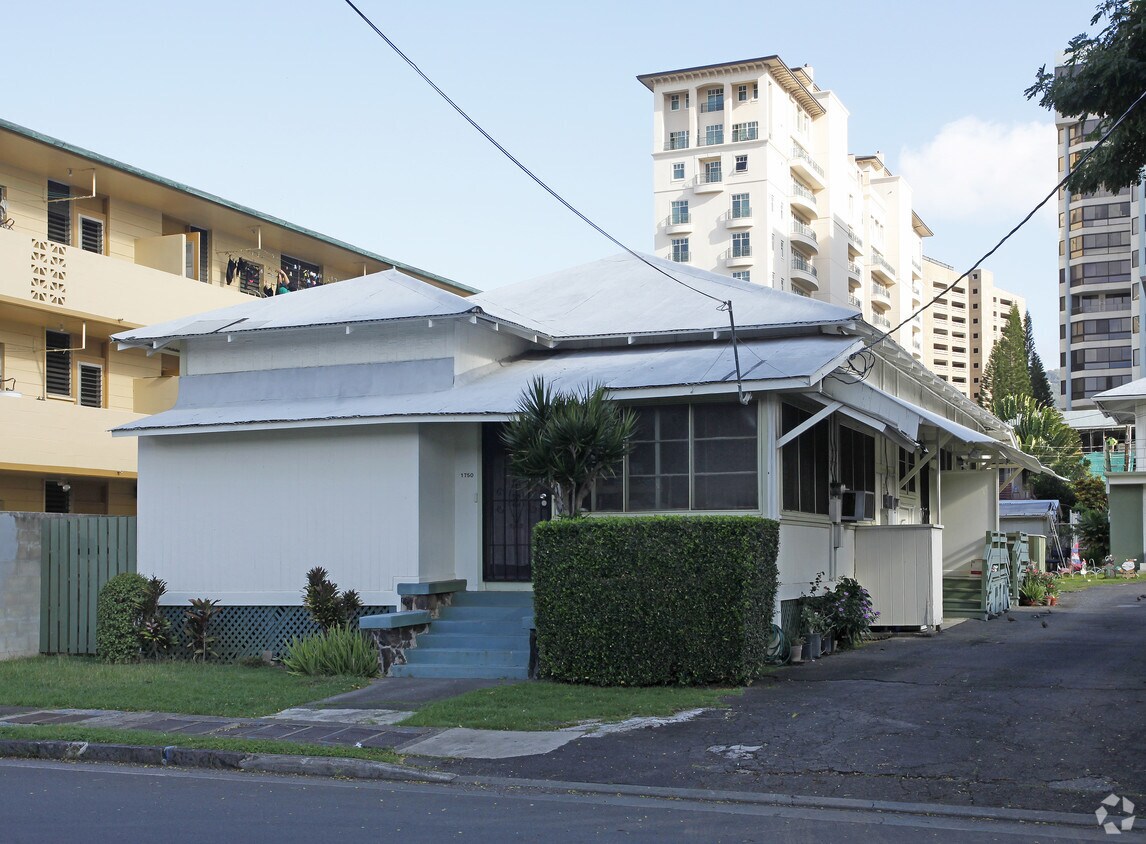Foto principal - 1750 Young St