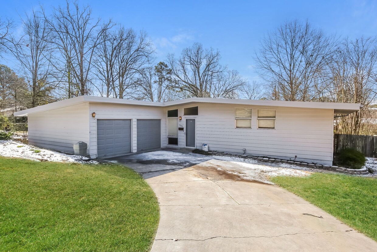 Primary Photo - Beautifully Renovated 3 Bedroom 2 Bath Home