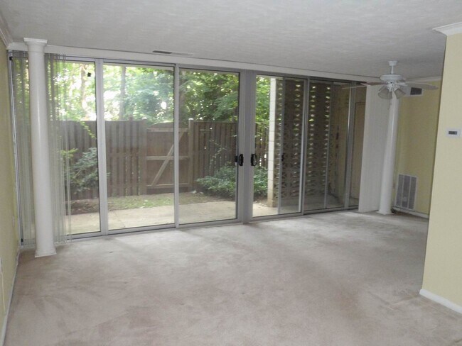 Foto del edificio - 4355 Ivymount Ct